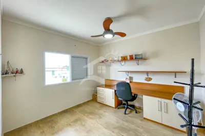 Casa - Sobrado Novo com 3 quartos (sendo 1 suite(s)) a 1500,00 metros praia.