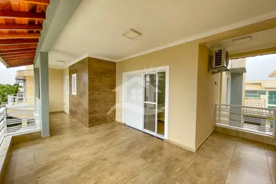 Casa - Sobrado Novo com 3 quartos (sendo 1 suite(s)) a 1500,00 metros praia.