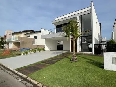 Casa - Sobrado Novo com 3 dormitórios (sendo 3 suite(s)) a 1200,00 metros praia.