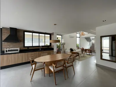 Casa - Sobrado Novo com 3 dormitórios (sendo 3 suite(s)) a 1200,00 metros praia.