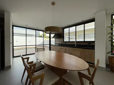 Casa - Sobrado Novo com 3 dormitórios (sendo 3 suite(s)) a 1200,00 metros praia.