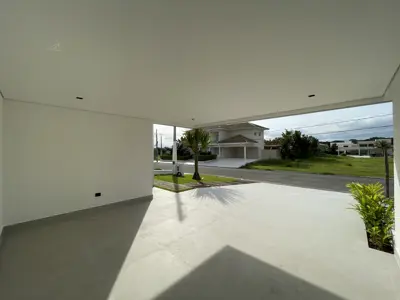 Casa - Sobrado Novo com 3 dormitórios (sendo 3 suite(s)) a 1200,00 metros praia.