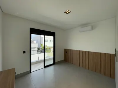 Casa - Sobrado Novo com 3 dormitórios (sendo 3 suite(s)) a 1200,00 metros praia.