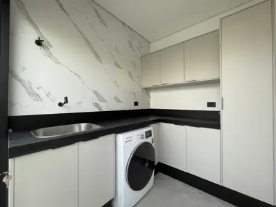 Casa - Sobrado Novo com 3 dormitórios (sendo 3 suite(s)) a 1200,00 metros praia.