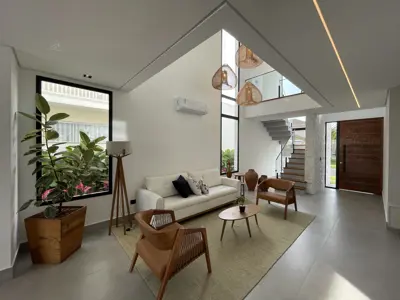 Casa - Sobrado Novo com 3 dormitórios (sendo 3 suite(s)) a 1200,00 metros praia.