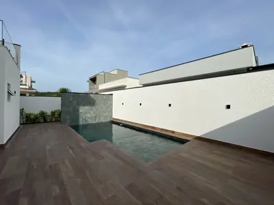 Casa - Sobrado Novo com 3 dormitórios (sendo 3 suite(s)) a 1200,00 metros praia.