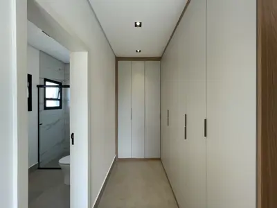 Casa - Sobrado Novo com 3 dormitórios (sendo 3 suite(s)) a 1200,00 metros praia.