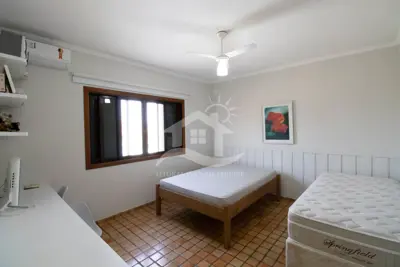 Casa - Sobrado com 5 dormitórios (sendo 5 suite(s)) a 600,00 metros praia.