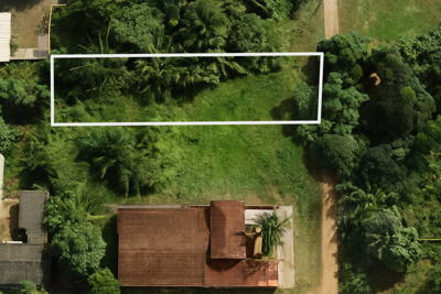 Terreno - Amplo com  quartos  a 2000,00 metros praia.