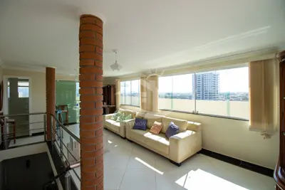 Apartamento - Amplo com 3 dormitórios (sendo 1 suite(s)) a 600,00 metros praia.