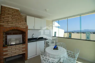 Apartamento - Amplo com 3 dormitórios (sendo 1 suite(s)) a 600,00 metros praia.