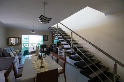 Apartamento - Amplo com 3 dormitórios (sendo 1 suite(s)) a 600,00 metros praia.