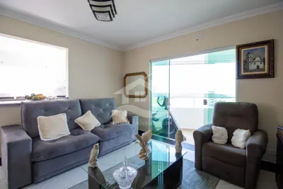 Apartamento - Amplo com 3 dormitórios (sendo 1 suite(s)) a 600,00 metros praia.
