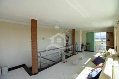 Apartamento - Amplo com 3 dormitórios (sendo 1 suite(s)) a 600,00 metros praia.