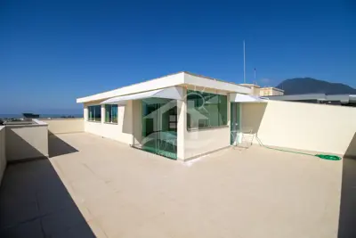 Apartamento - Amplo com 3 dormitórios (sendo 1 suite(s)) a 600,00 metros praia.