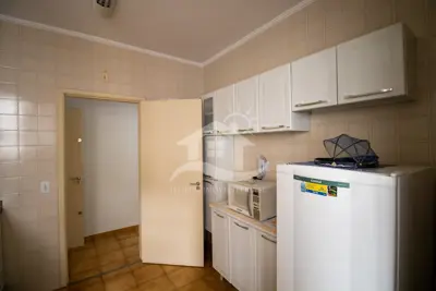 Apartamento - Amplo com 3 quartos (sendo 1 suite(s)) a 250,00 metros praia.