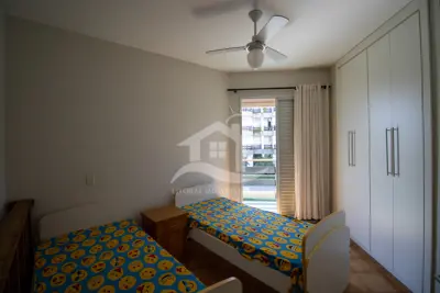 Apartamento - Amplo com 3 quartos (sendo 1 suite(s)) a 250,00 metros praia.