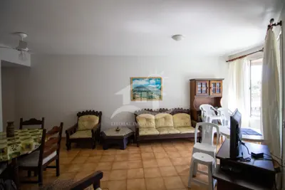 Apartamento - Amplo com 3 quartos (sendo 1 suite(s)) a 250,00 metros praia.