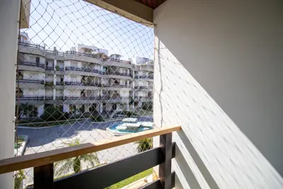 Apartamento - Amplo com 3 quartos (sendo 1 suite(s)) a 250,00 metros praia.