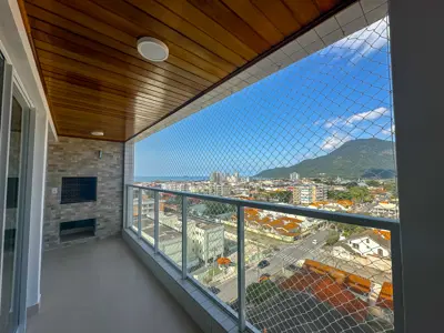Apartamento - Amplo com 2 quartos (sendo 1 suite(s)) a 750,00 metros praia.
