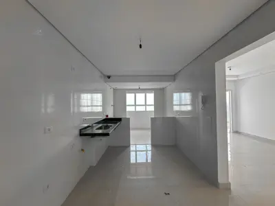 Apartamento - Cobertura com 2 quartos (sendo 1 suite(s)) a 750,00 metros praia.