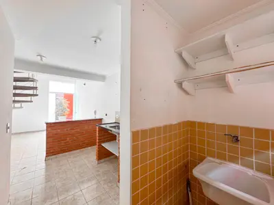 Kitnet - Ampla com 1 quartos (sendo 0 suite(s)) a 150,00 metros praia.