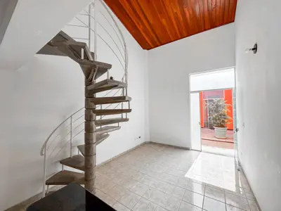 Kitnet - Ampla com 1 quartos (sendo 0 suite(s)) a 150,00 metros praia.