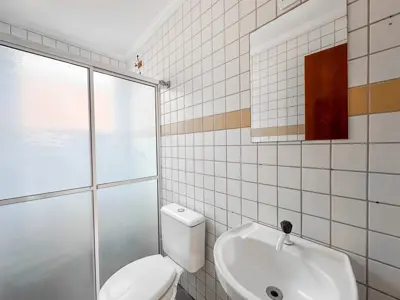 Kitnet - Ampla com 1 quartos (sendo 0 suite(s)) a 150,00 metros praia.