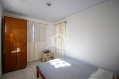Casa - Térrea com Edícula com 5 quartos (sendo 1 suite(s)) a 0,00 metros praia.