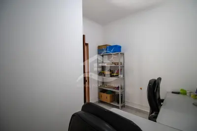 Casa - Térrea com Edícula com 5 quartos (sendo 1 suite(s)) a 0,00 metros praia.