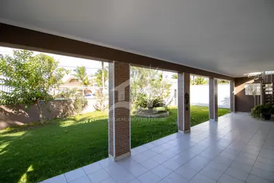 Casa - Térrea com Edícula com 5 quartos (sendo 1 suite(s)) a 0,00 metros praia.