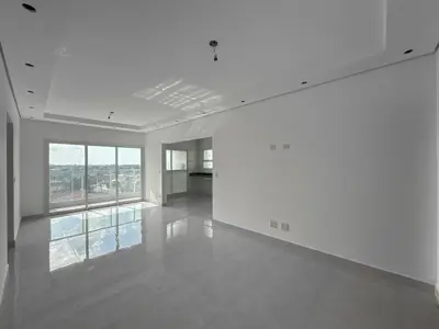 Apartamento - Amplo com 2 quartos (sendo 1 suite(s)) a 750,00 metros praia.