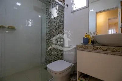 Apartamento - Amplo com 2 quartos (sendo 1 suite(s)) a 450,00 metros praia.