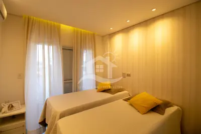 Apartamento - Amplo com 2 quartos (sendo 1 suite(s)) a 450,00 metros praia.