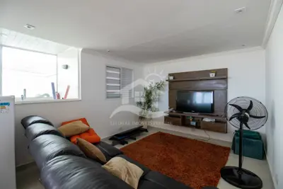 Apartamento - Cobertura com 3 quartos (sendo 1 suite(s)) a 600,00 metros praia.