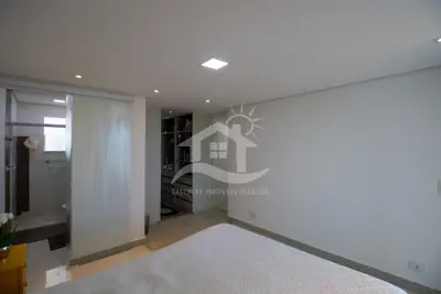 Apartamento - Cobertura com 3 quartos (sendo 1 suite(s)) a 600,00 metros praia.