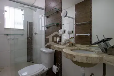 Apartamento - Cobertura com 3 quartos (sendo 1 suite(s)) a 600,00 metros praia.