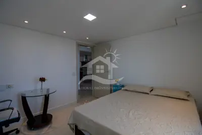 Apartamento - Cobertura com 3 quartos (sendo 1 suite(s)) a 600,00 metros praia.