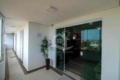 Apartamento - Cobertura com 3 quartos (sendo 1 suite(s)) a 600,00 metros praia.