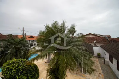 Casa - Mezanino com 4 dormitórios (sendo 4 suite(s)) a 700 metros praia.