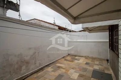 Casa - Mezanino com 4 dormitórios (sendo 4 suite(s)) a 700 metros praia.