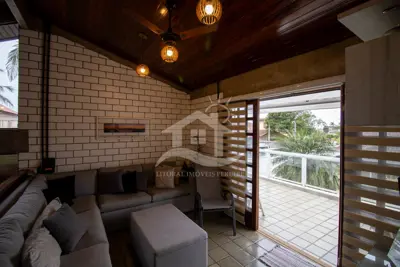 Casa - Mezanino com 4 dormitórios (sendo 4 suite(s)) a 700 metros praia.