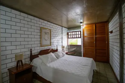 Casa - Mezanino com 4 dormitórios (sendo 4 suite(s)) a 700 metros praia.