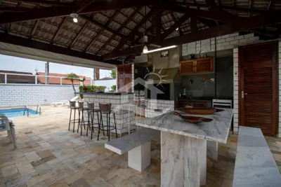 Casa - Mezanino com 4 dormitórios (sendo 4 suite(s)) a 700 metros praia.