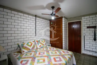 Casa - Mezanino com 4 dormitórios (sendo 4 suite(s)) a 700 metros praia.