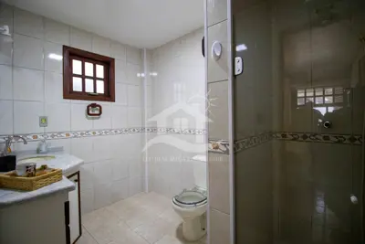 Casa - Mezanino com 4 dormitórios (sendo 4 suite(s)) a 700 metros praia.