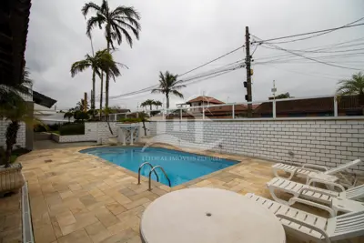 Casa - Mezanino com 4 dormitórios (sendo 4 suite(s)) a 700 metros praia.