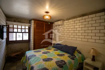 Casa - Mezanino com 4 dormitórios (sendo 4 suite(s)) a 700 metros praia.
