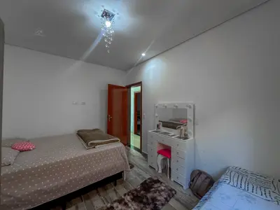 Terreno - Amplo com  quartos  a 400,00 metros praia.