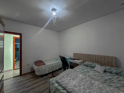 Terreno - Amplo com  quartos  a 400,00 metros praia.